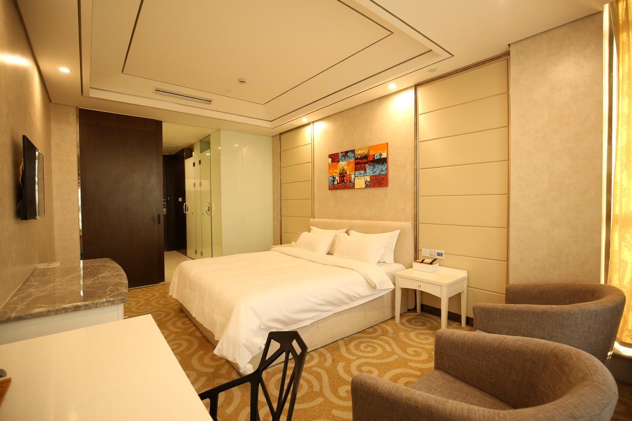 Crown Crystal Hotel Shanghai Exterior photo