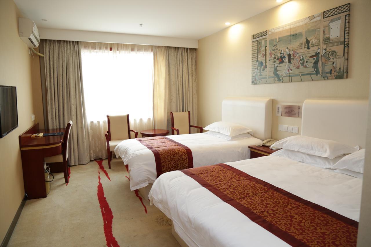 Crown Crystal Hotel Shanghai Exterior photo