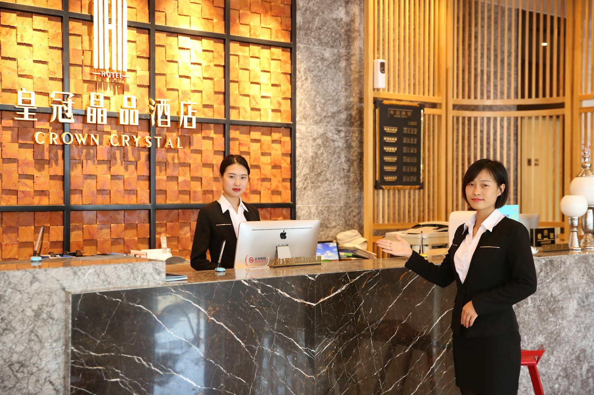 Crown Crystal Hotel Shanghai Exterior photo